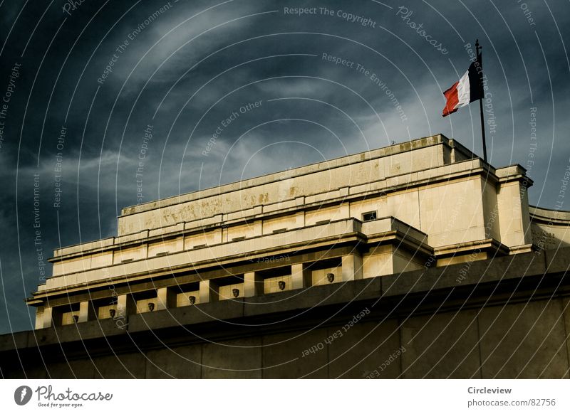 palais de chaillot Palais de Chaillot Paris Clouds Art Dark Exciting Alarming Eerie Moody Tourist Tourism Town Flair Threat Creepy Sky France Fantastic Historic