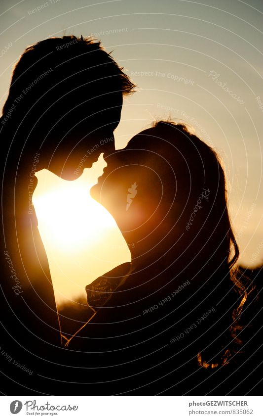 lovers Human being Masculine Feminine Young woman Youth (Young adults) Young man Partner Adults Life 2 18 - 30 years Kissing Smiling Love Moody Happy