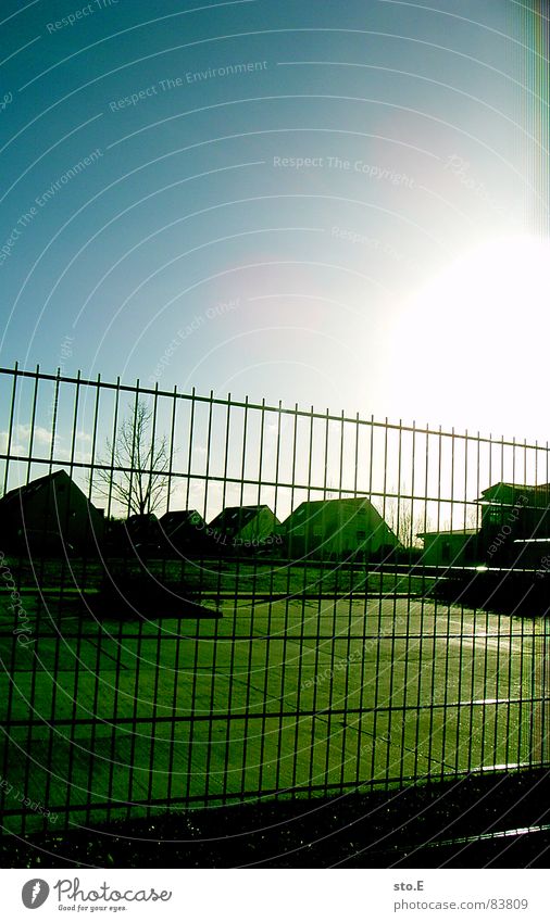 inside or outside? Sun Sunlight Sunrise Sunset Copy Space top Luminosity Blue sky Clear sky Cloudless sky Garden fence Bright Flashy Image format Wire fence