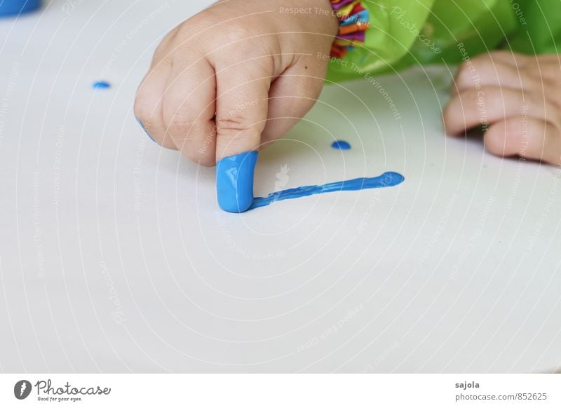 spilling - the first stroke Leisure and hobbies Draw Human being Androgynous Child Toddler Hand Fingers 1 1 - 3 years Art Artist Painter Blue White Joy