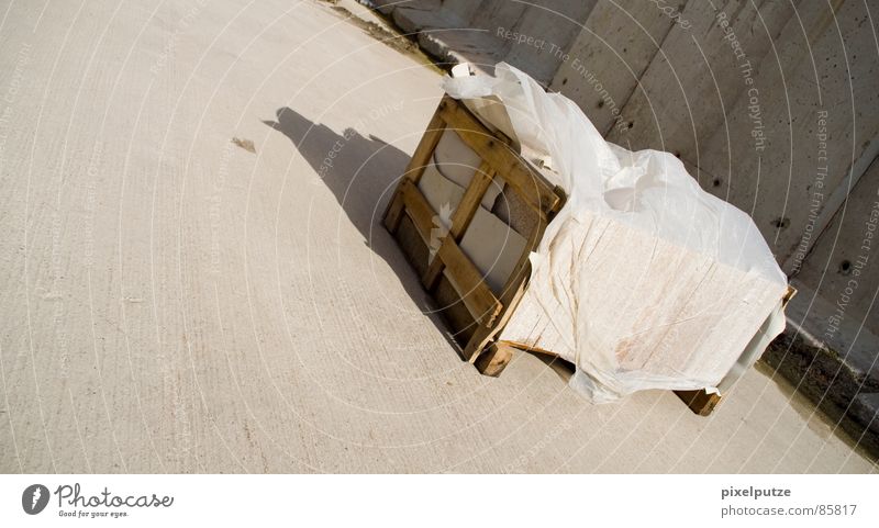 -> winds -> Wooden box Treasure chest Tidy up Gray Wall (building) Wall (barrier) Shadow play Wind Sanddrift Gale Covers (Construction) Packing film Massive