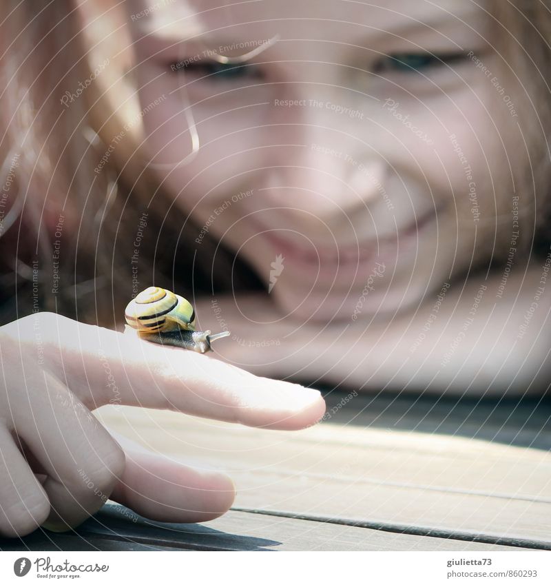 Little new girlfriend Happy Contentment Relaxation Playing Children's game Girl Infancy Fingers 1 Human being 8 - 13 years Summer Garden Animal Snail Observe