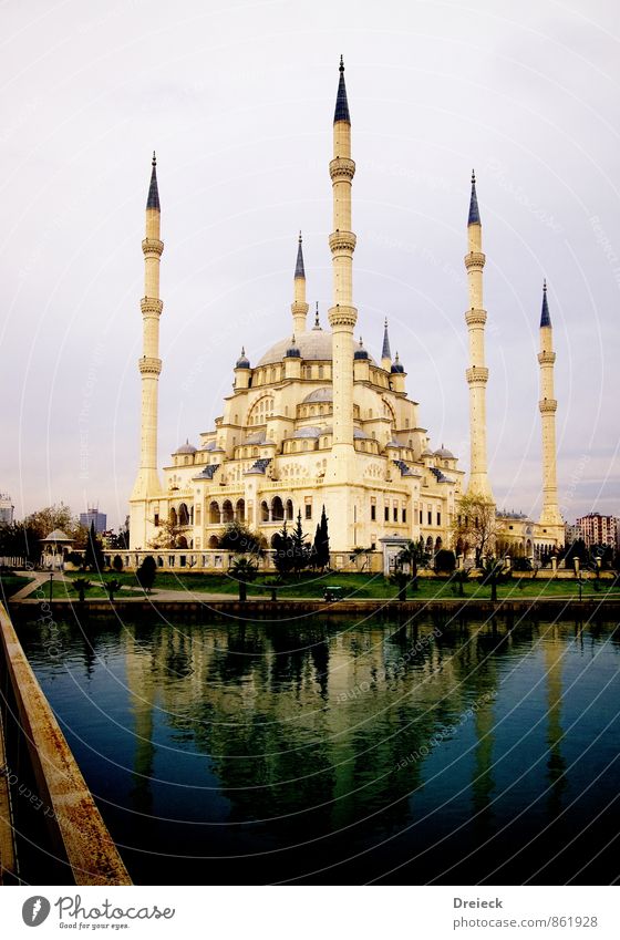 mosque Architecture Culture Water Town Manmade structures Building Mosque Minaret Domed roof Tower Stone Gigantic Large Blue White Religion and faith Prayer