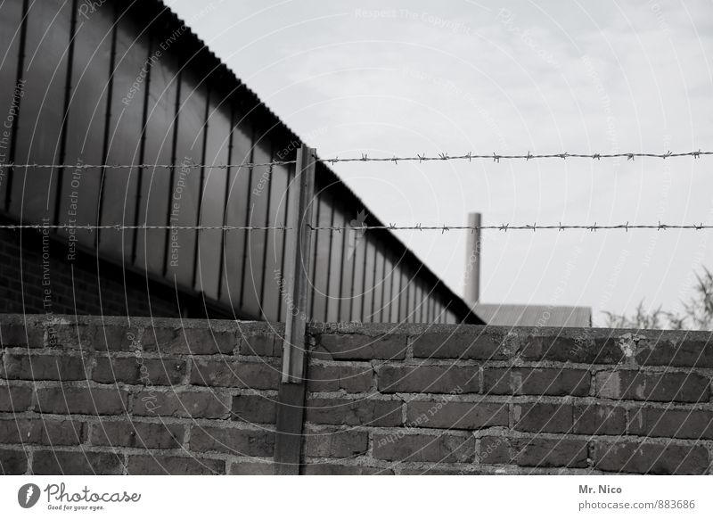 behind the wall | UT Köln Workplace Industry Environment Sky Industrial plant Factory Building Wall (barrier) Wall (building) Window Gray Barbed wire