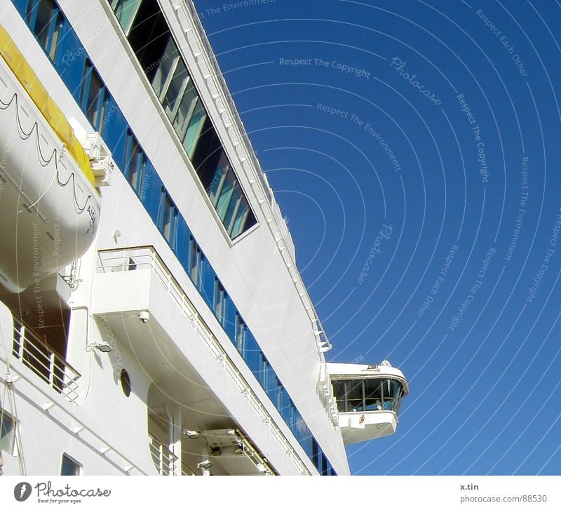 club ship Watercraft Ocean Captain Vacation & Travel Navigation AIDA