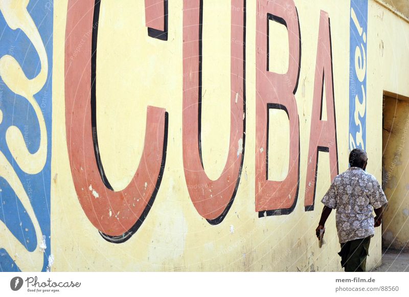 cuba libre Cuba Havana High-rise Politics and state Socialism Communism Tourism Town Vacation & Travel Green Third World North America Graffiti Mural painting