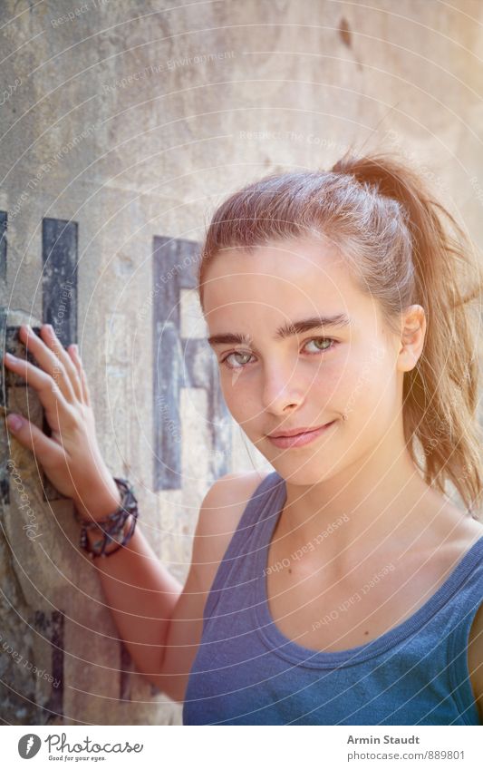 Portrait - Wall Lifestyle Beautiful Contentment Human being Feminine Woman Adults Youth (Young adults) Hand 1 8 - 13 years Child Infancy Summer Wall (barrier)