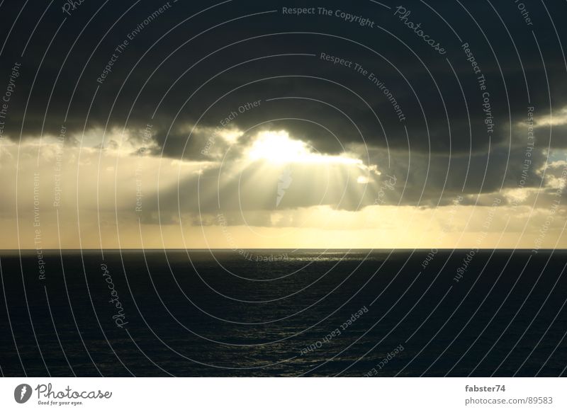 I see light Light Clouds Ocean Great Ocean Road Visual spectacle Beam of light Electricity Sky Sun