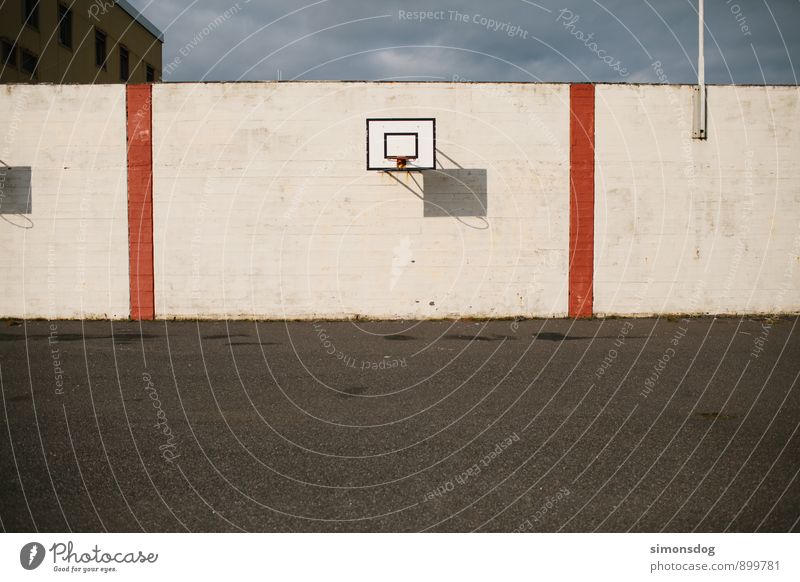 I'm in Iceland. Sports Basketball Basketball basket Wall (building) Wall (barrier) Asphalt Gloomy Deserted Sporting Complex Playing Colour photo Subdued colour