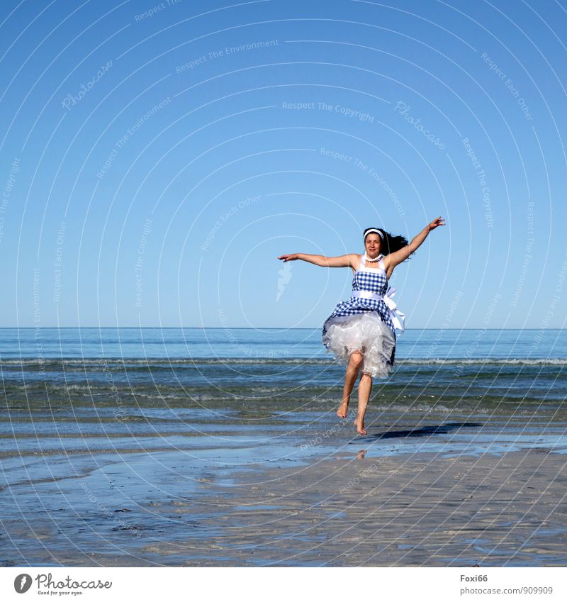 Well-being oasis / summer sun..... Life Harmonious Sun Ocean Dance Feminine Woman Adults 1 Human being 45 - 60 years Sky only Summer Beautiful weather Waves