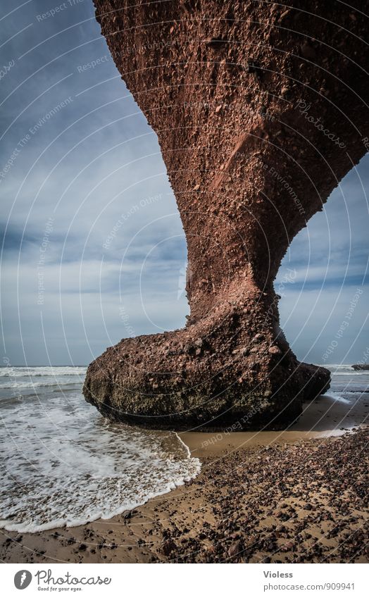 On big feet .... Environment Nature Landscape Elements Earth Sand Water Waves Coast Beach Bay Ocean Discover To hold on Exceptional Fantastic Natural Morocco