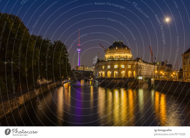 Bode Museum at Night Sightseeing City trip Capital city Building Architecture Bridge Warm-heartedness Aussicht Berlin Cityscape Langzeitbelichtung Museumsinsel