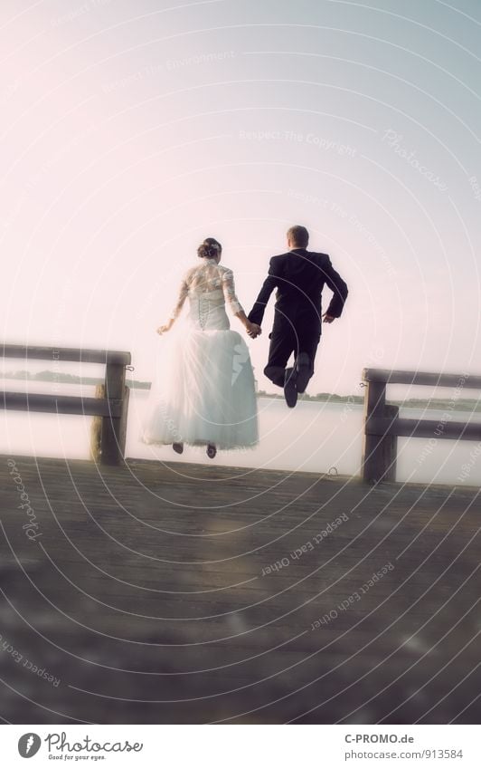 leap into marital bliss Happy Trip Wedding Human being Masculine Feminine Young woman Youth (Young adults) Young man Woman Adults Man Couple 2 18 - 30 years