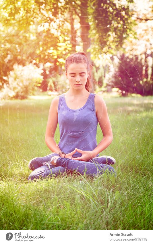 zazen Lifestyle Wellness Relaxation Meditation Summer Yoga Human being Feminine Woman Adults Youth (Young adults) 1 13 - 18 years Child Nature Park Meadow Sit