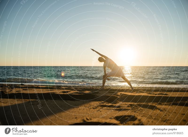 Sun salutation VII Life Harmonious Well-being Contentment Relaxation Meditation Leisure and hobbies Vacation & Travel Summer Summer vacation Beach Ocean Sports