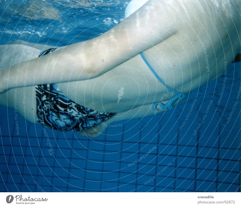 a beautiful back... Woman Bikini Hot springs Swimming pool Dive Wet Physics Relaxation Switch off Underwater photo Chest Arm Back Hind quarters Legs Thigh Tile