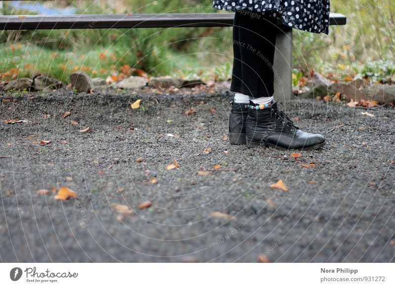 Shoe biduh Footwear Bench Leggings Autumn Grass Wait Human being Legs Stockings Leaf Park Gravel Stone To talk Stand Old-school Skirt Ankle chain Floor covering