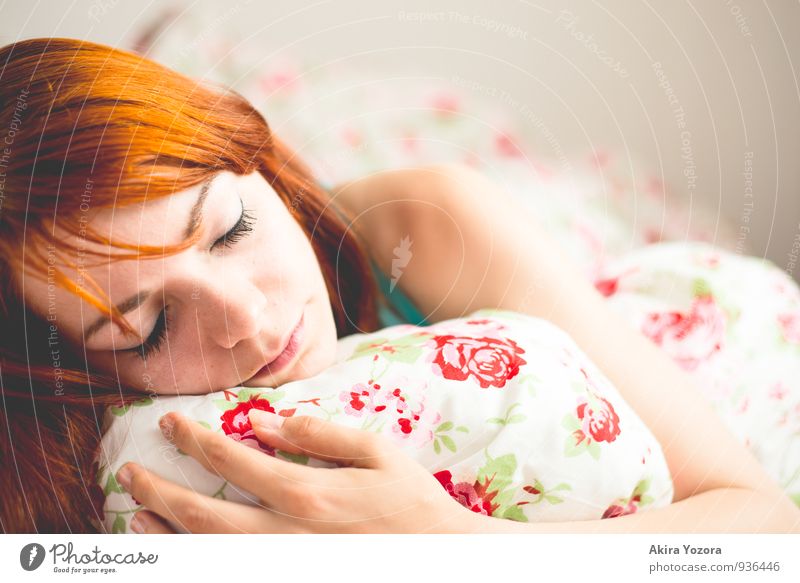 In Dreams Relaxation Bed Feminine Young woman Youth (Young adults) Face 1 Human being 18 - 30 years Adults Red-haired Touch To hold on Lie Sleep Gray Green