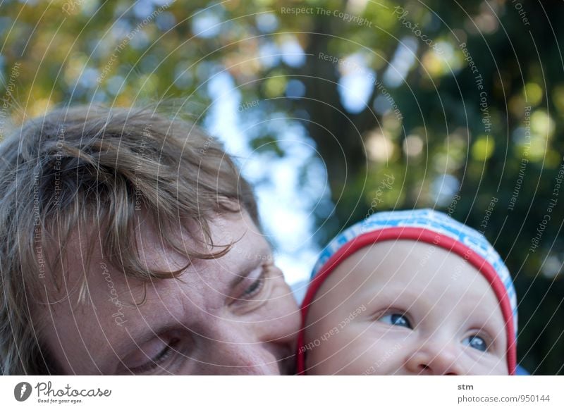 Father and toddler in nature Leisure and hobbies Playing Human being Child Baby Man Adults Parents Family & Relations Infancy Life Head 2 0 - 12 months