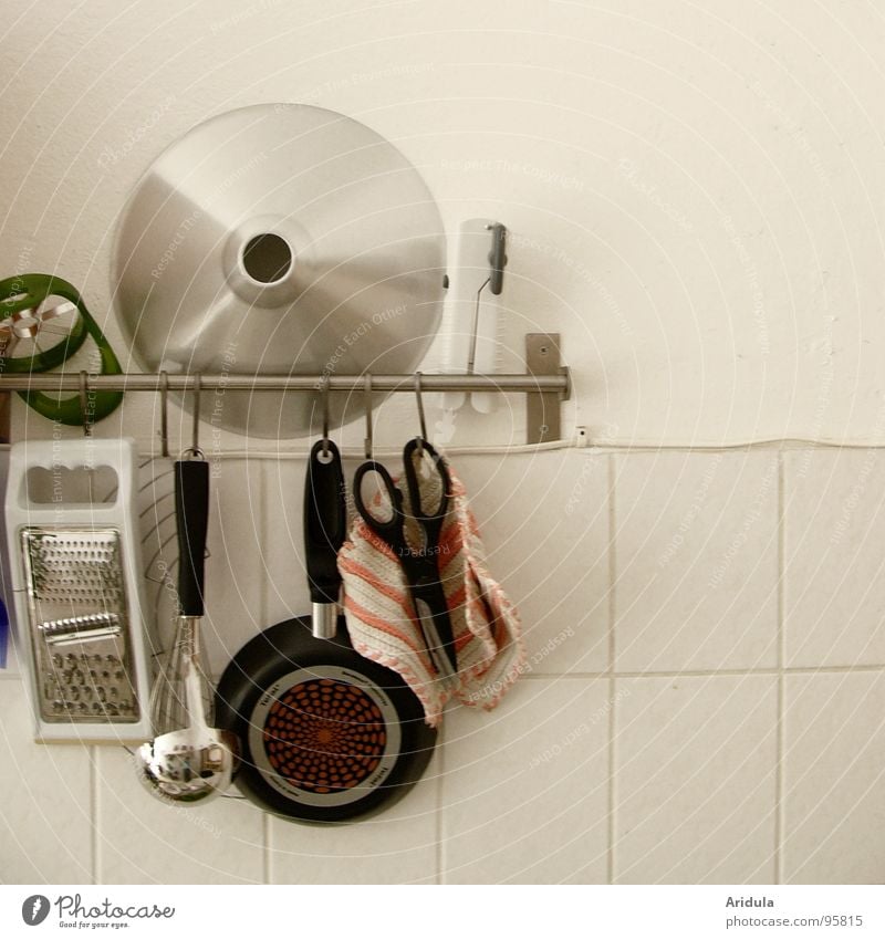 Kitchen_04 Cooking Pan Grater Wall (building) White Household Nutrition Tile shear Ladle Oven cloth