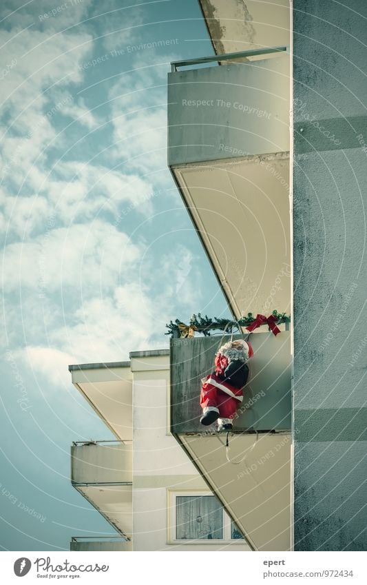 Trojan Flat (apartment) House (Residential Structure) Christmas & Advent Santa Claus Thief Wall (barrier) Wall (building) Facade Balcony Costume To hold on Hang