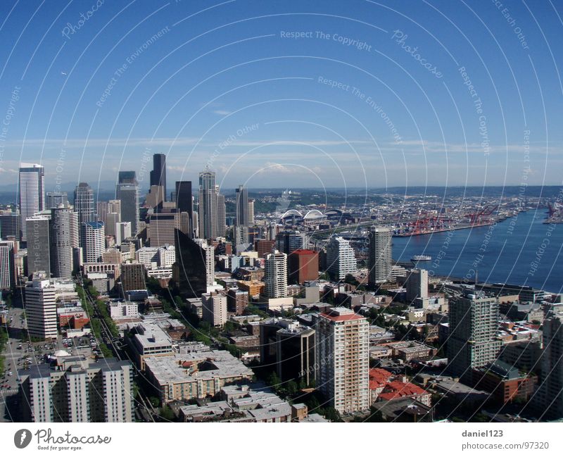 CityLife. Seattle Traffic infrastructure USA bay Mount Rainier Pacific North West space needle Puget Sound Town