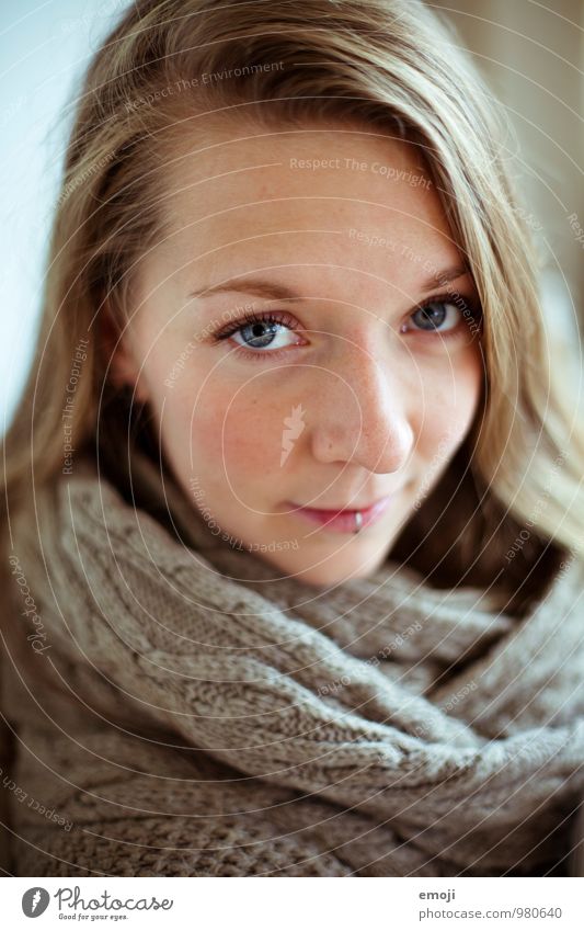 * Feminine Young woman Youth (Young adults) Face 1 Human being 18 - 30 years Adults Uniqueness Colour photo Interior shot Day Shallow depth of field