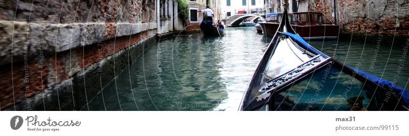 far and wide only waterways! Venice Watercraft Italy Waterway gondola ride Canal Grande Central perspective Right ahead Boating trip Panorama (Format) Channel