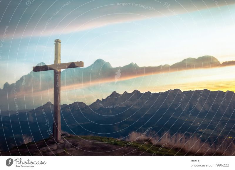 This apparition is extraordinary. Nature Horizon Sunrise Sunset Sunlight Alps Mountain Dachstein mountains Peak Sign Crucifix Hope Surprise Peak cross